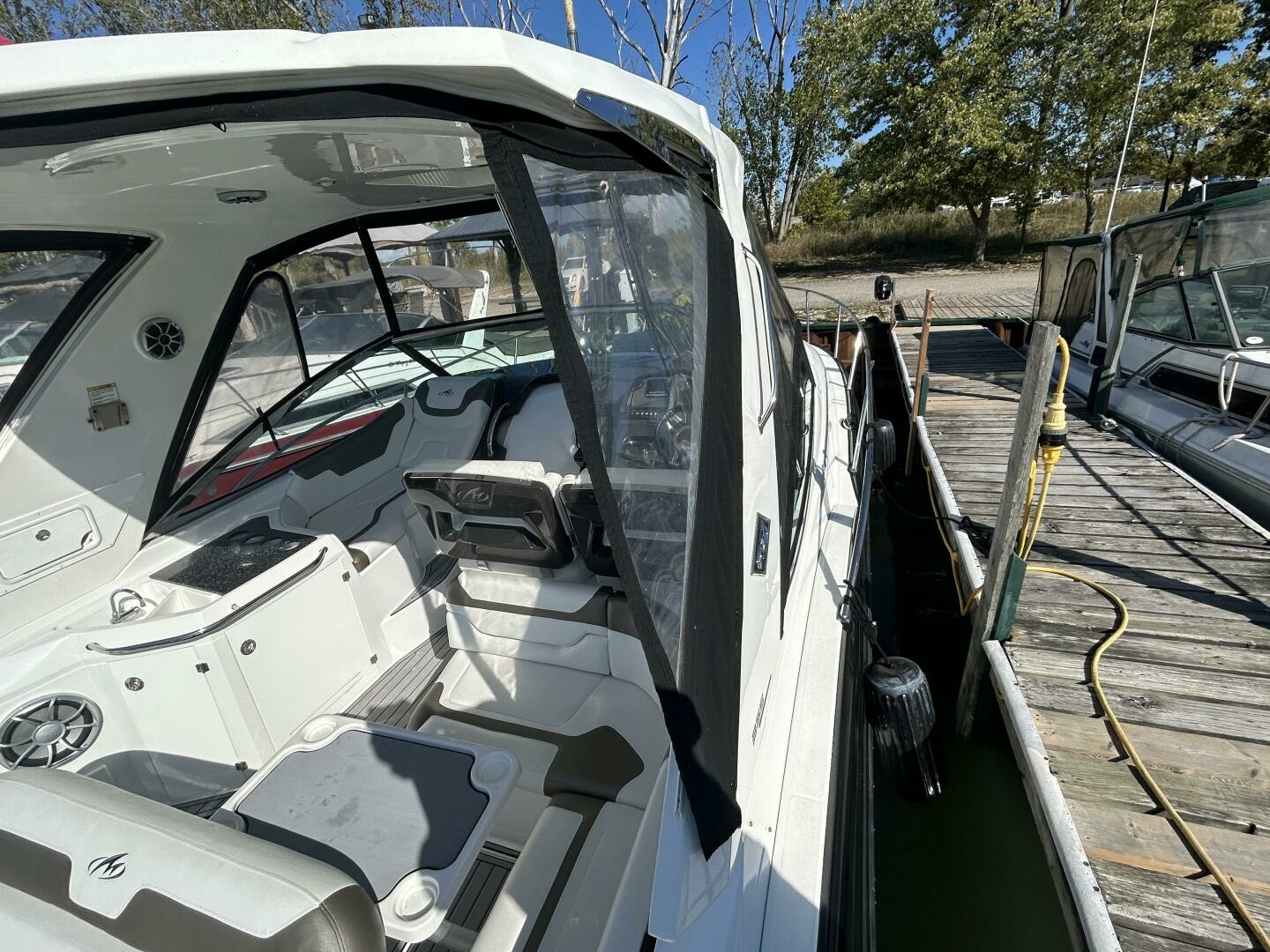 2015 Monterey 355 Sport Yacht 35