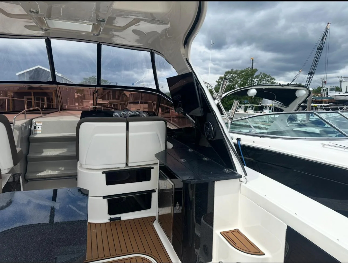 Sea Ray 370 Sundancer Yacht For Sale