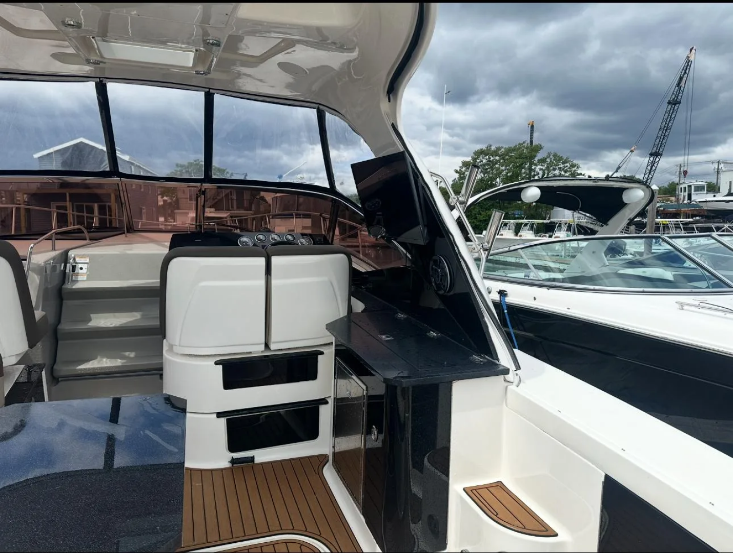 Pocket Change 37ft Sea Ray Yacht For Sale Pocket Change 37ft Sea Ray Yacht For Sale