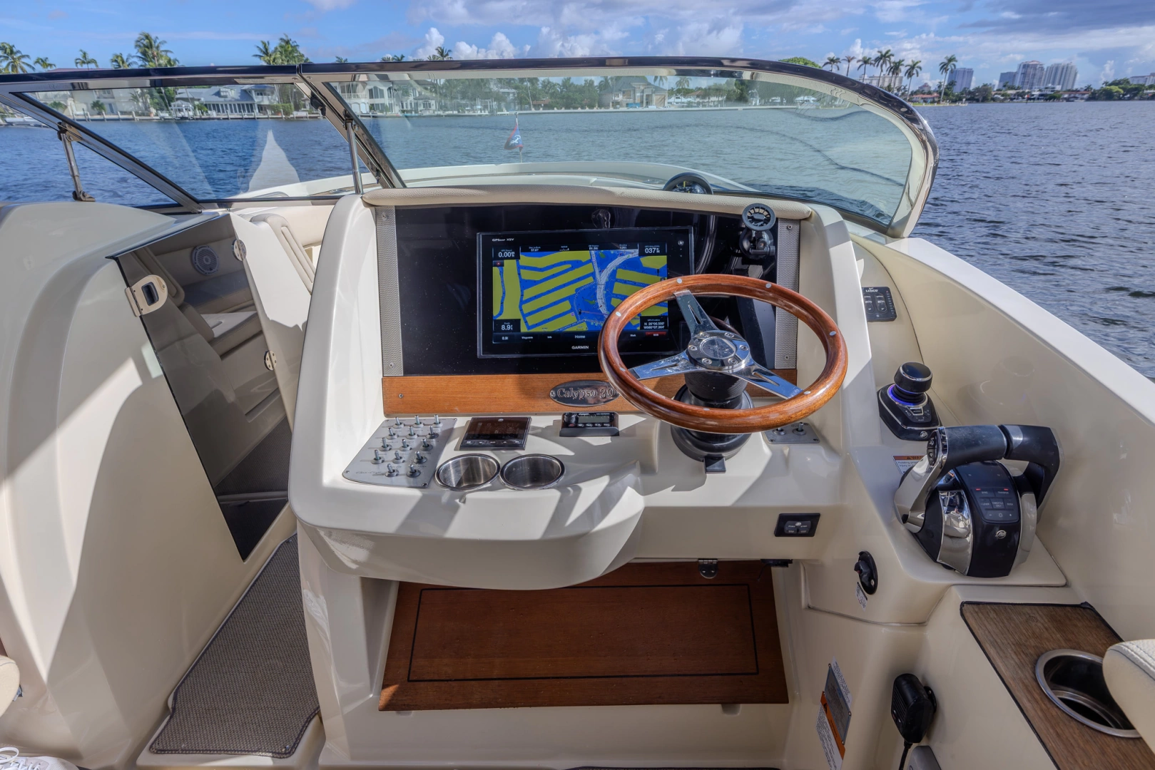 Chris-Craft Calypso 30 Yacht For Sale
