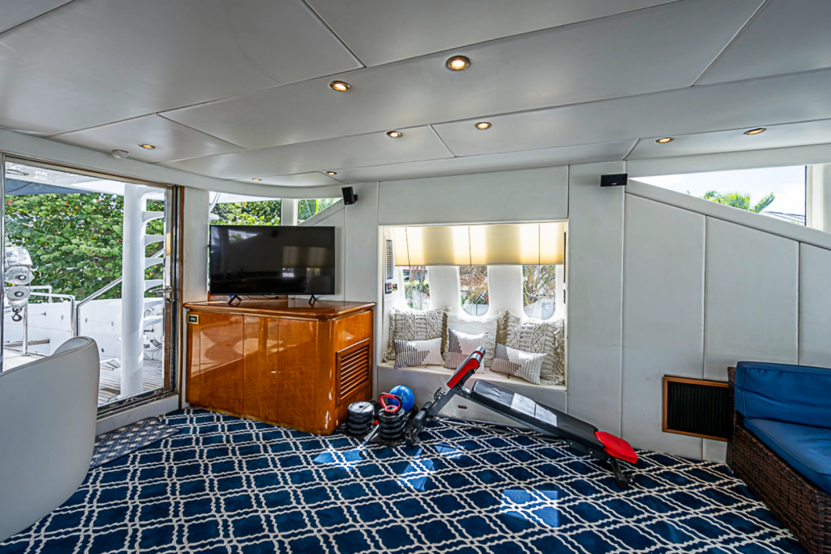 SHALIMAR 118ft Benetti Yacht For Sale SHALIMAR 118ft Benetti Yacht For Sale