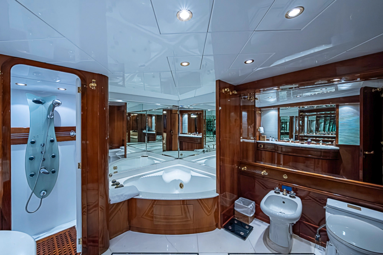 SHALIMAR 118ft Benetti Yacht For Sale SHALIMAR 118ft Benetti Yacht For Sale