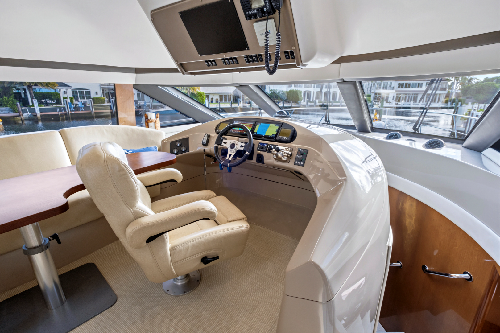 2009 Carver 56 Voyager