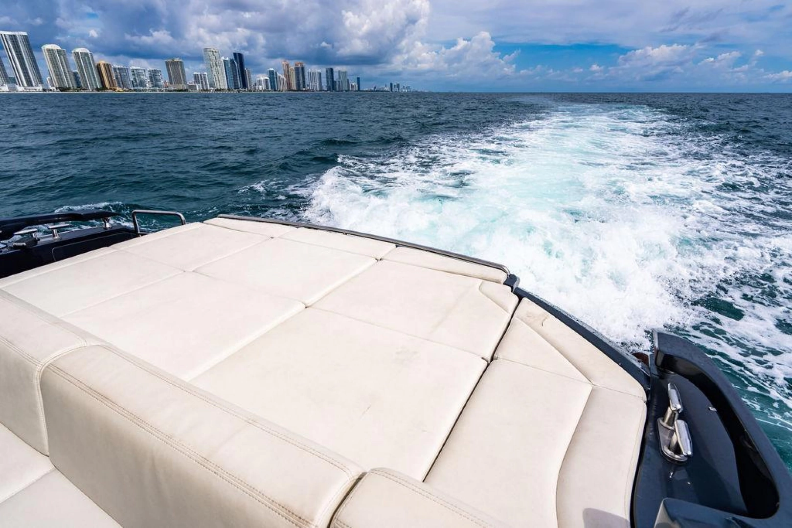 Pershing 5x Yacht For Sale
