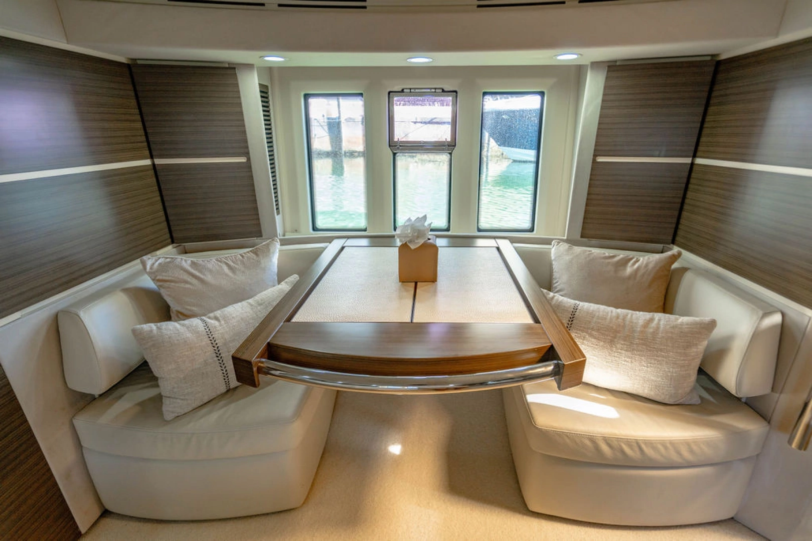 Azimut 54 Flybridge Yacht For Sale