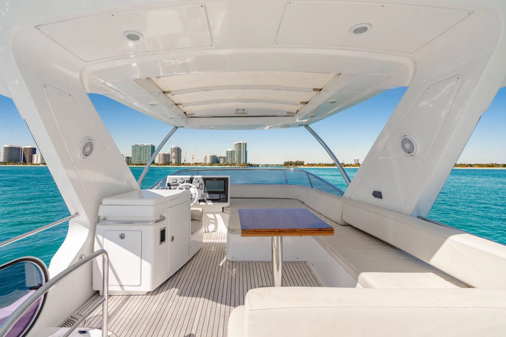 Azimut 54 Flybridge Yacht For Sale