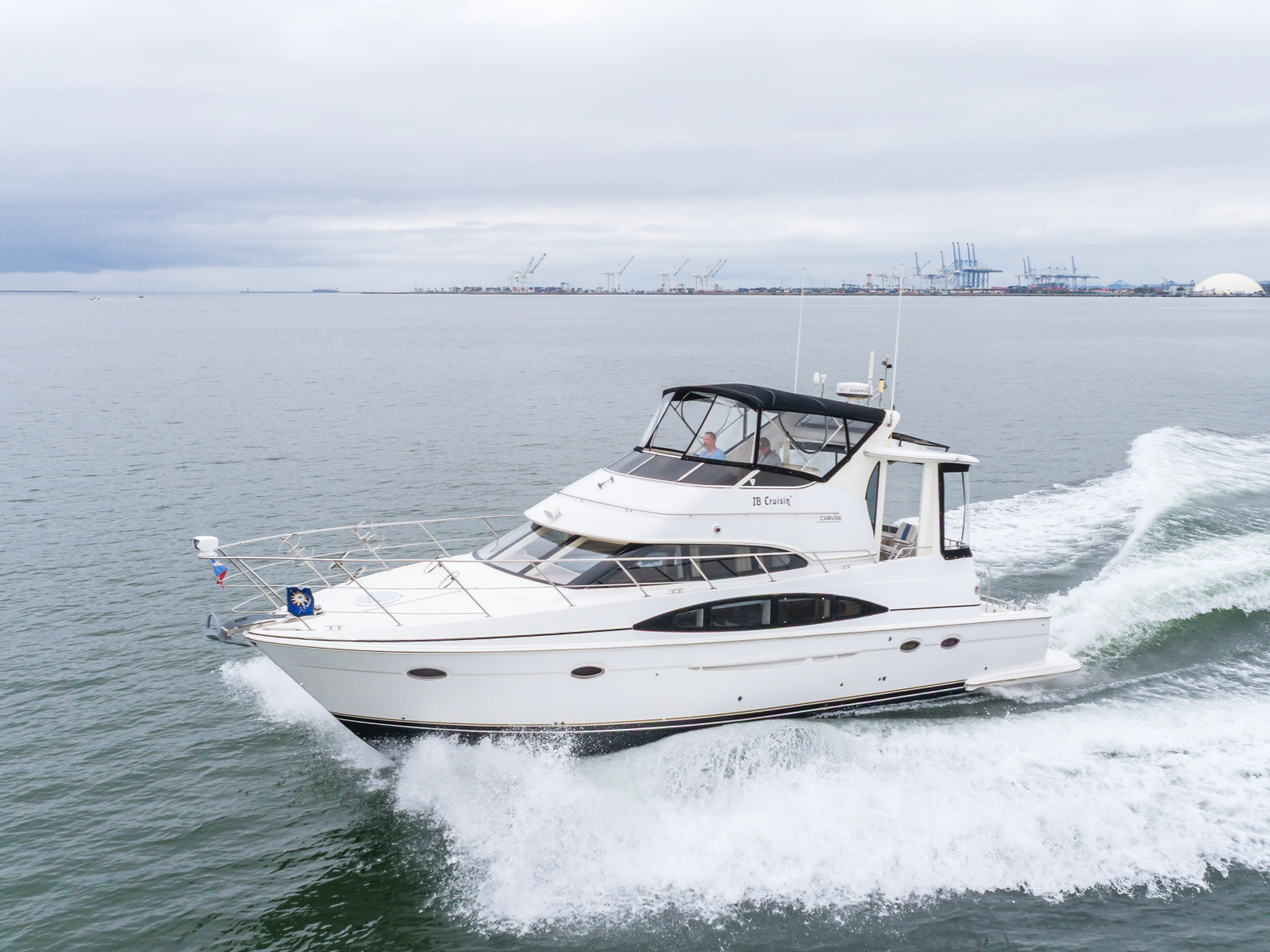 2001 Carver 444
