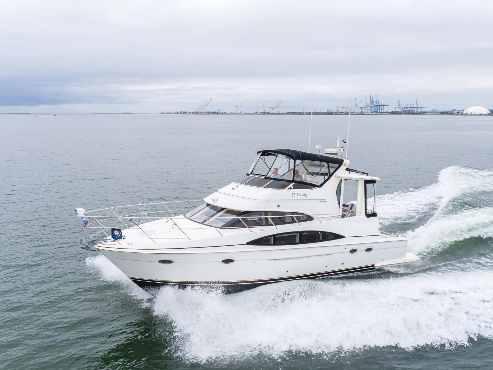 2001 Carver 444