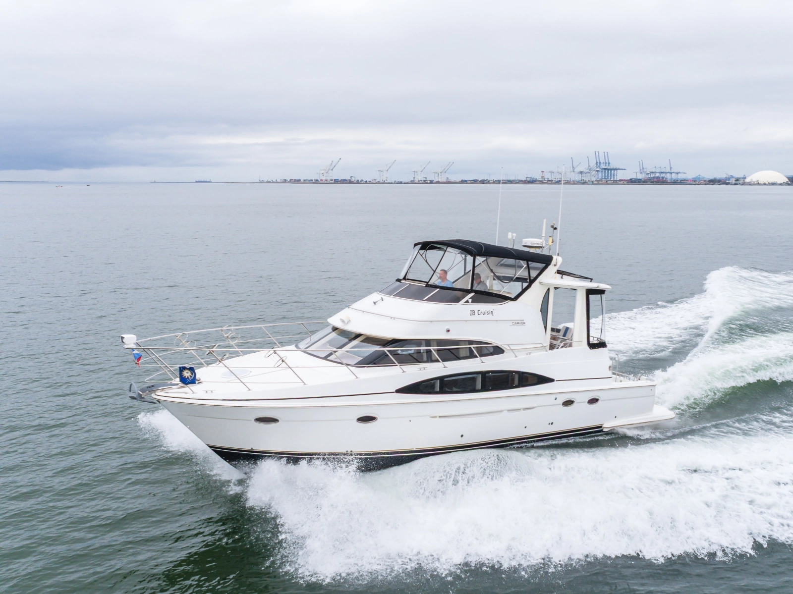2001 Carver 444