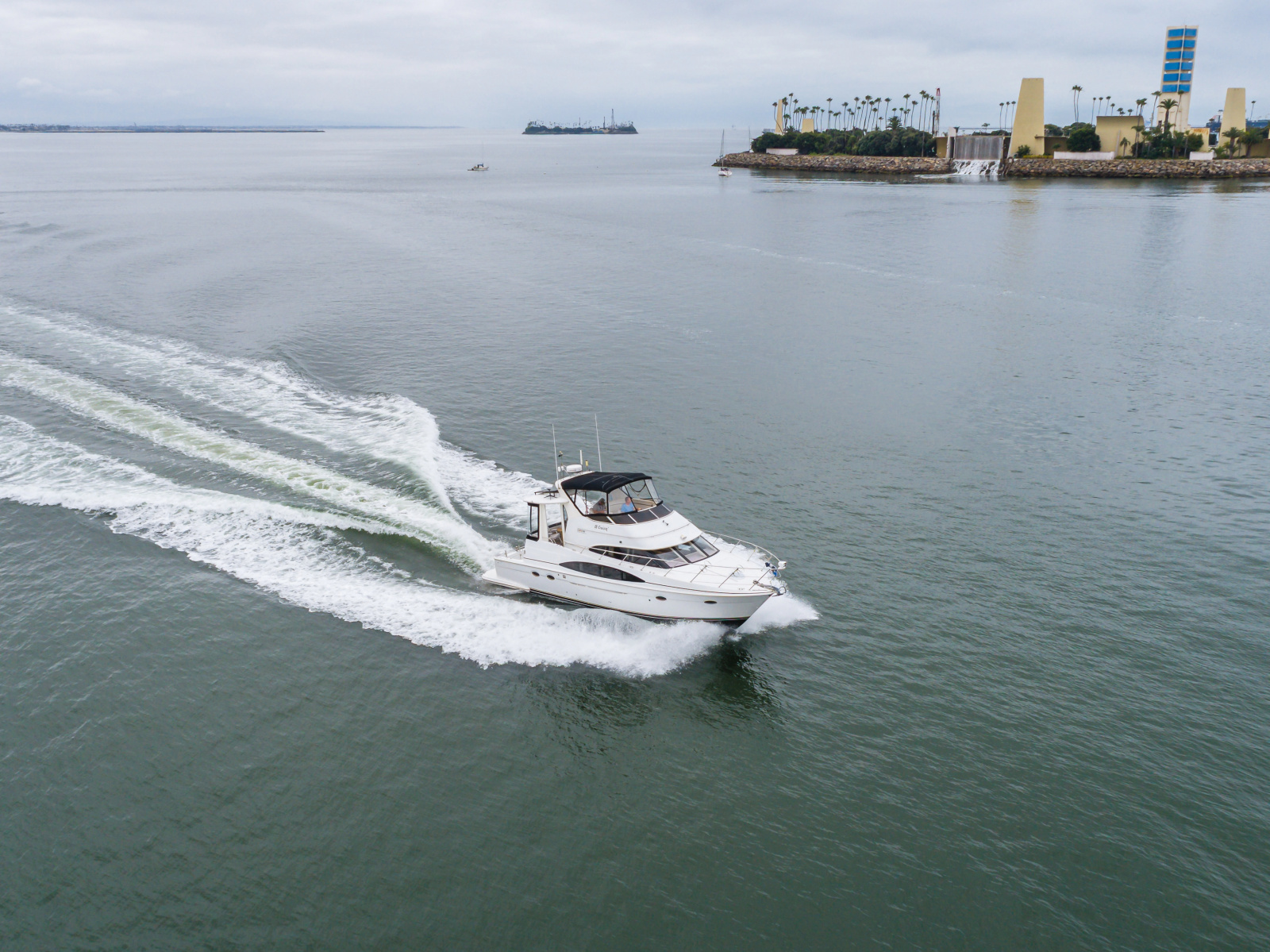 2001 Carver 444