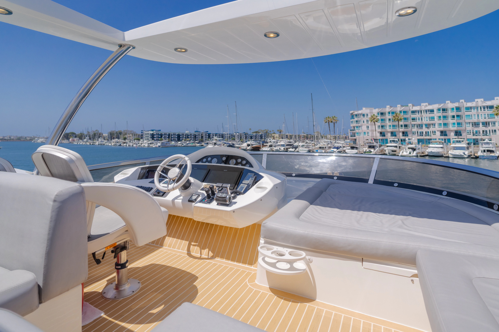 2011 Sunseeker 88 Yacht