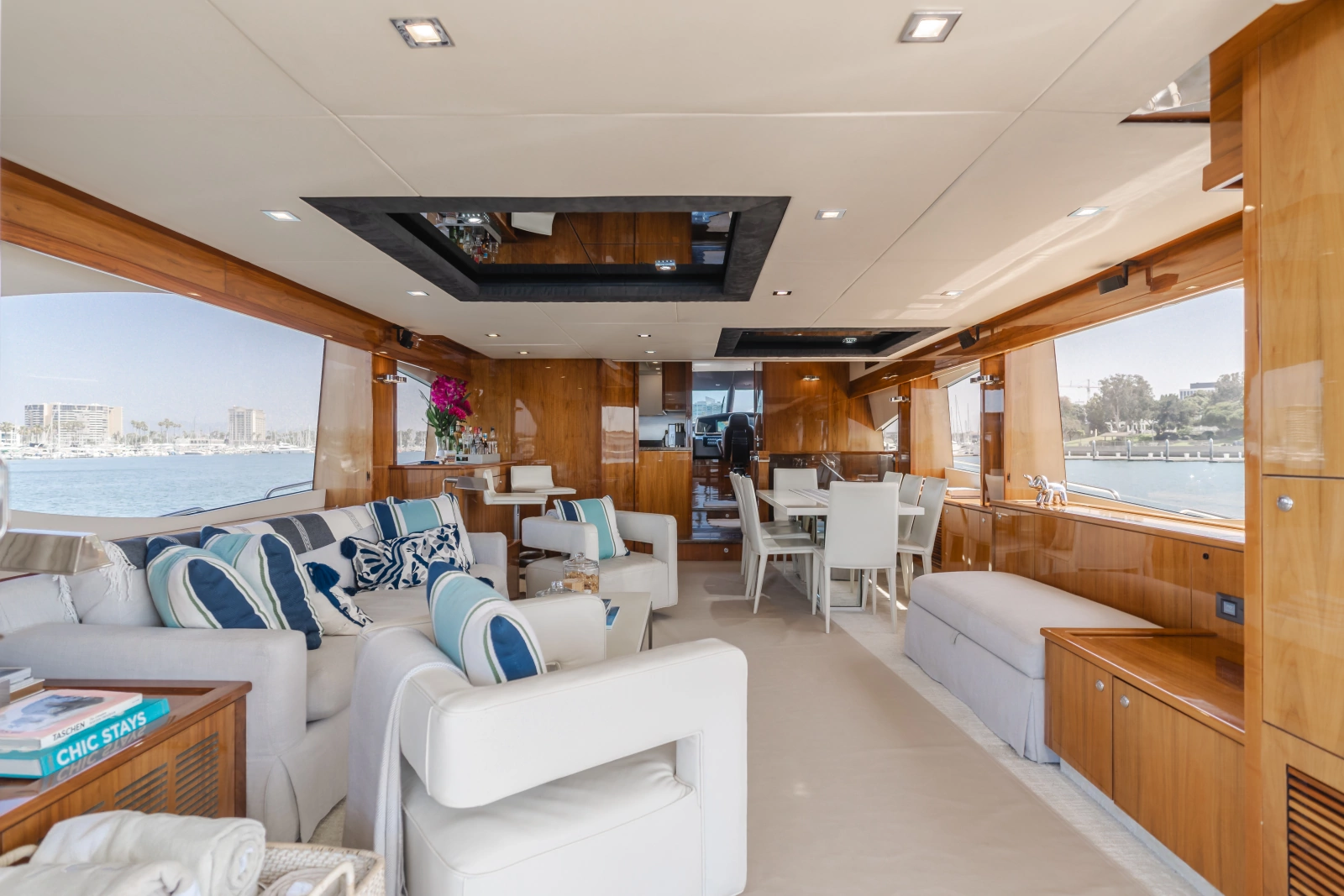2011 Sunseeker 88 Yacht