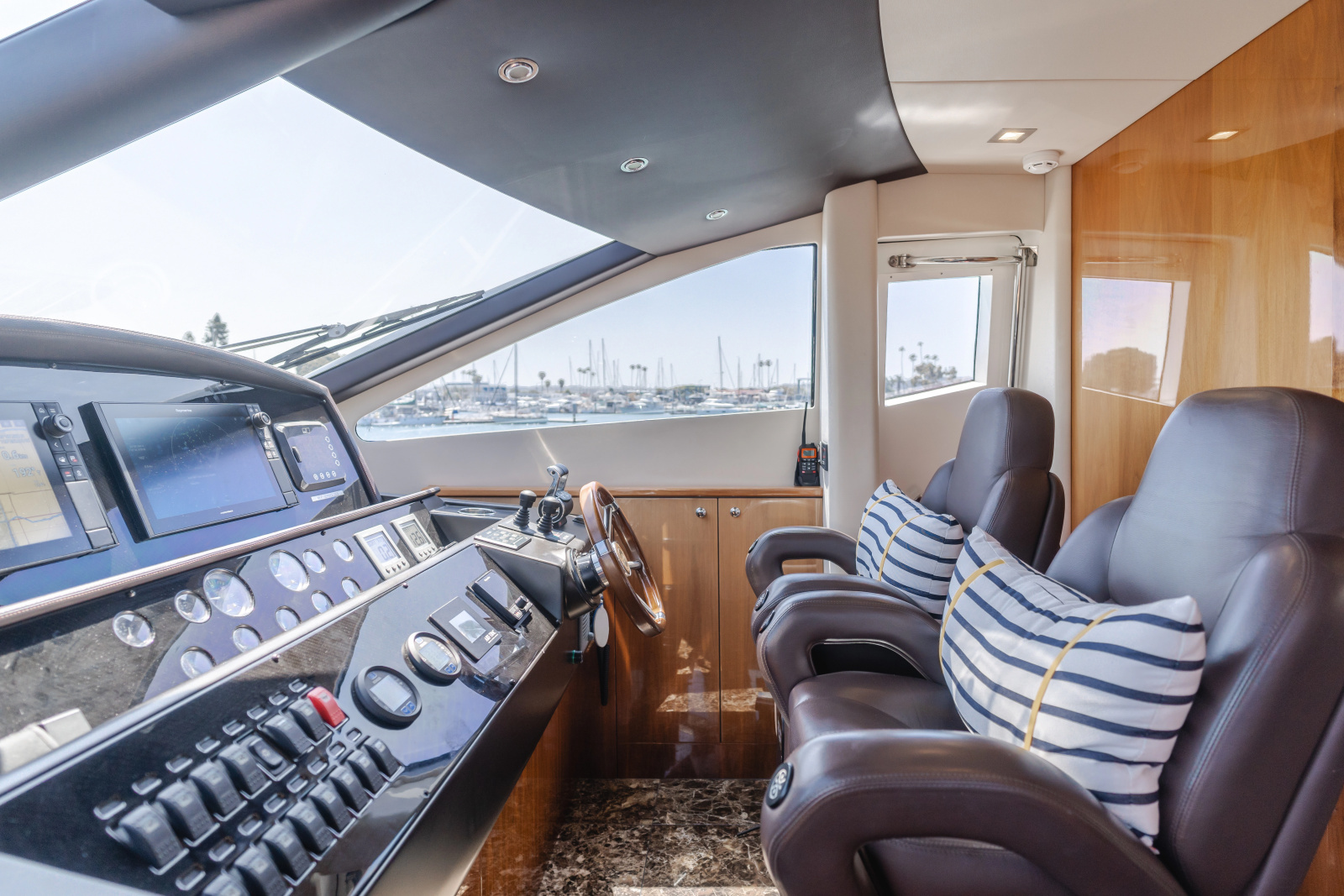 2011 Sunseeker 88 Yacht