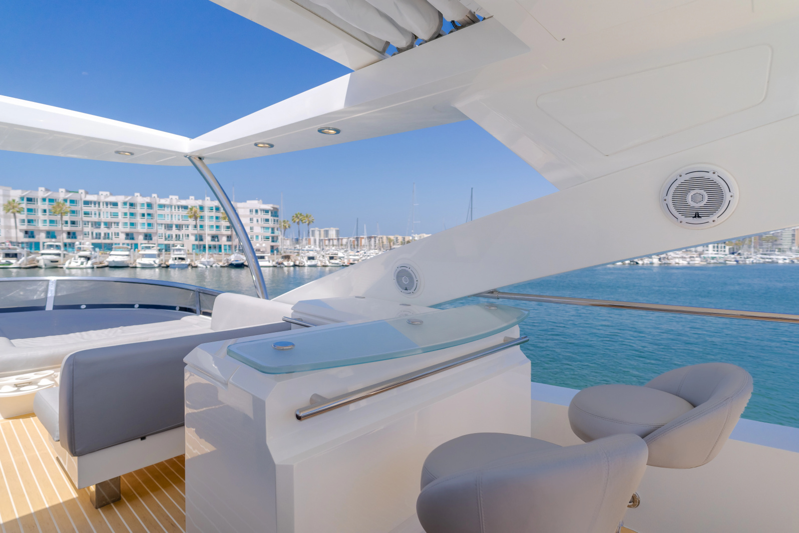 2011 Sunseeker 88 Yacht