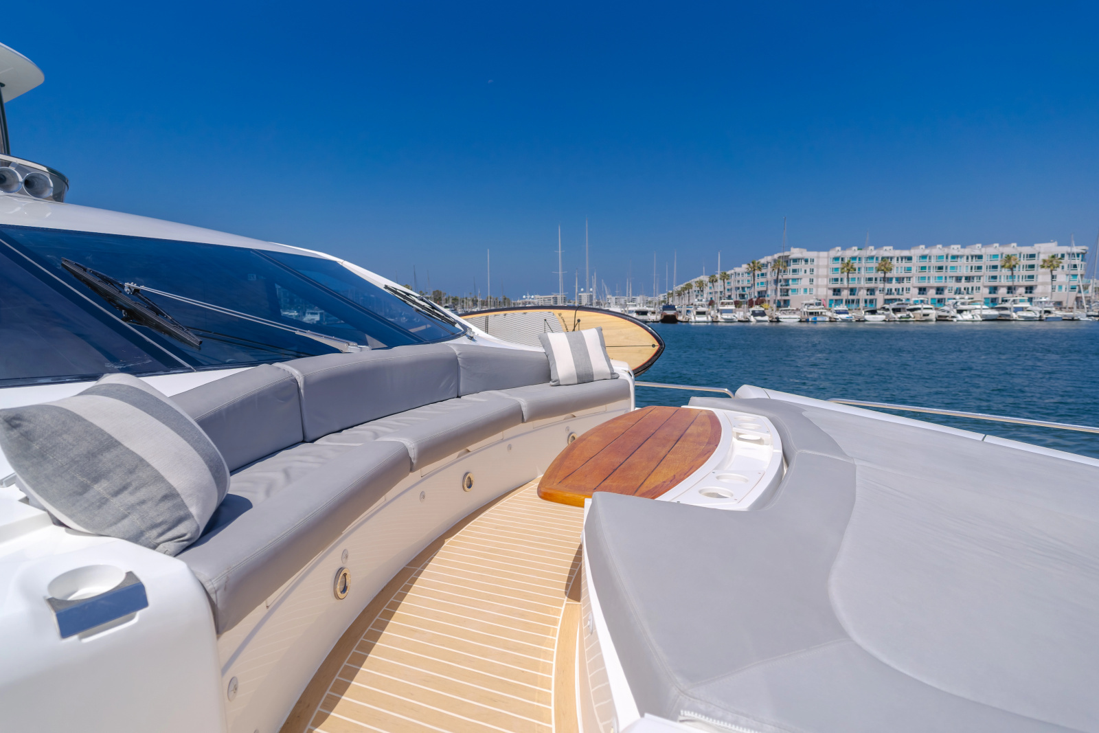 2011 Sunseeker 88 Yacht