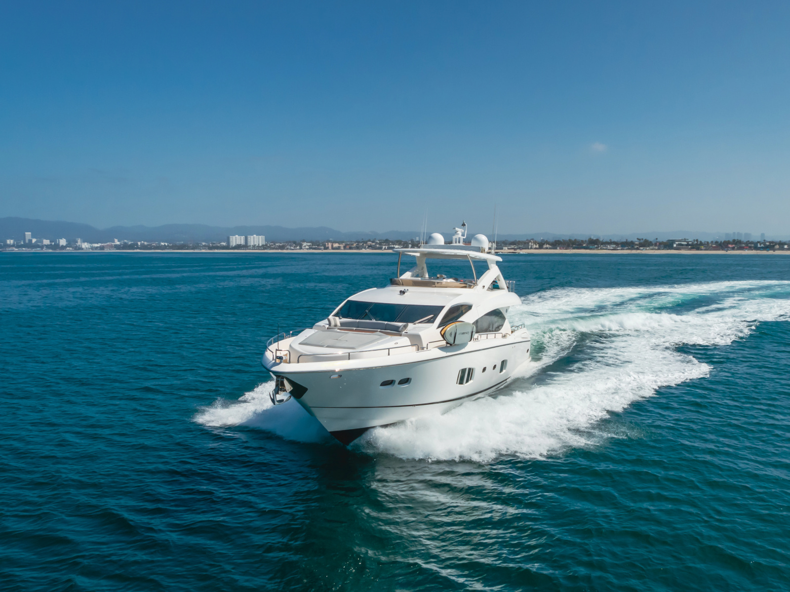 2011 Sunseeker 88 Yacht