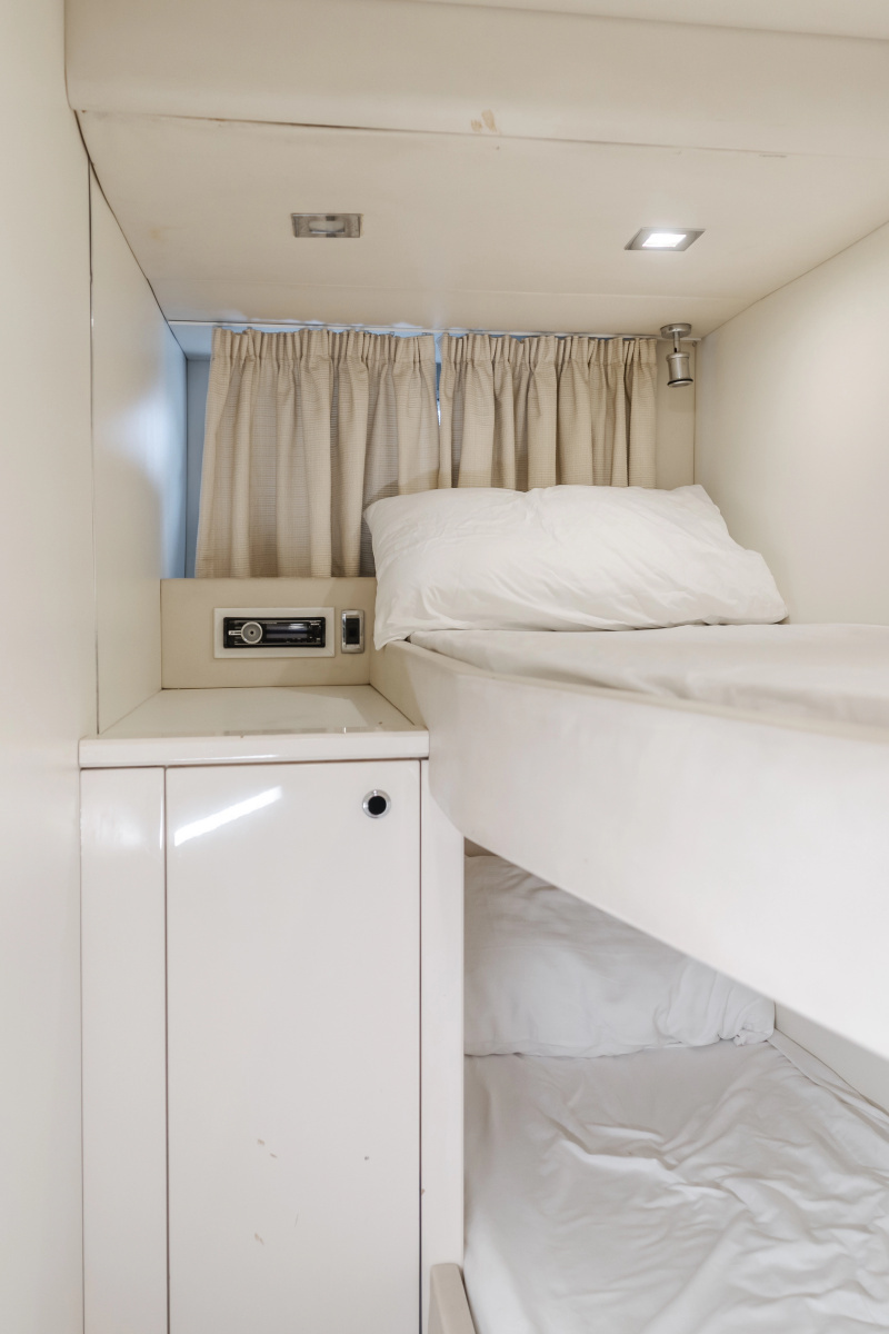 2011 Sunseeker 88 Yacht