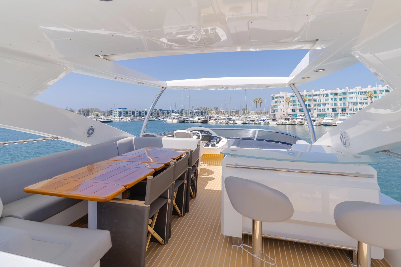 2011 Sunseeker 88 Yacht