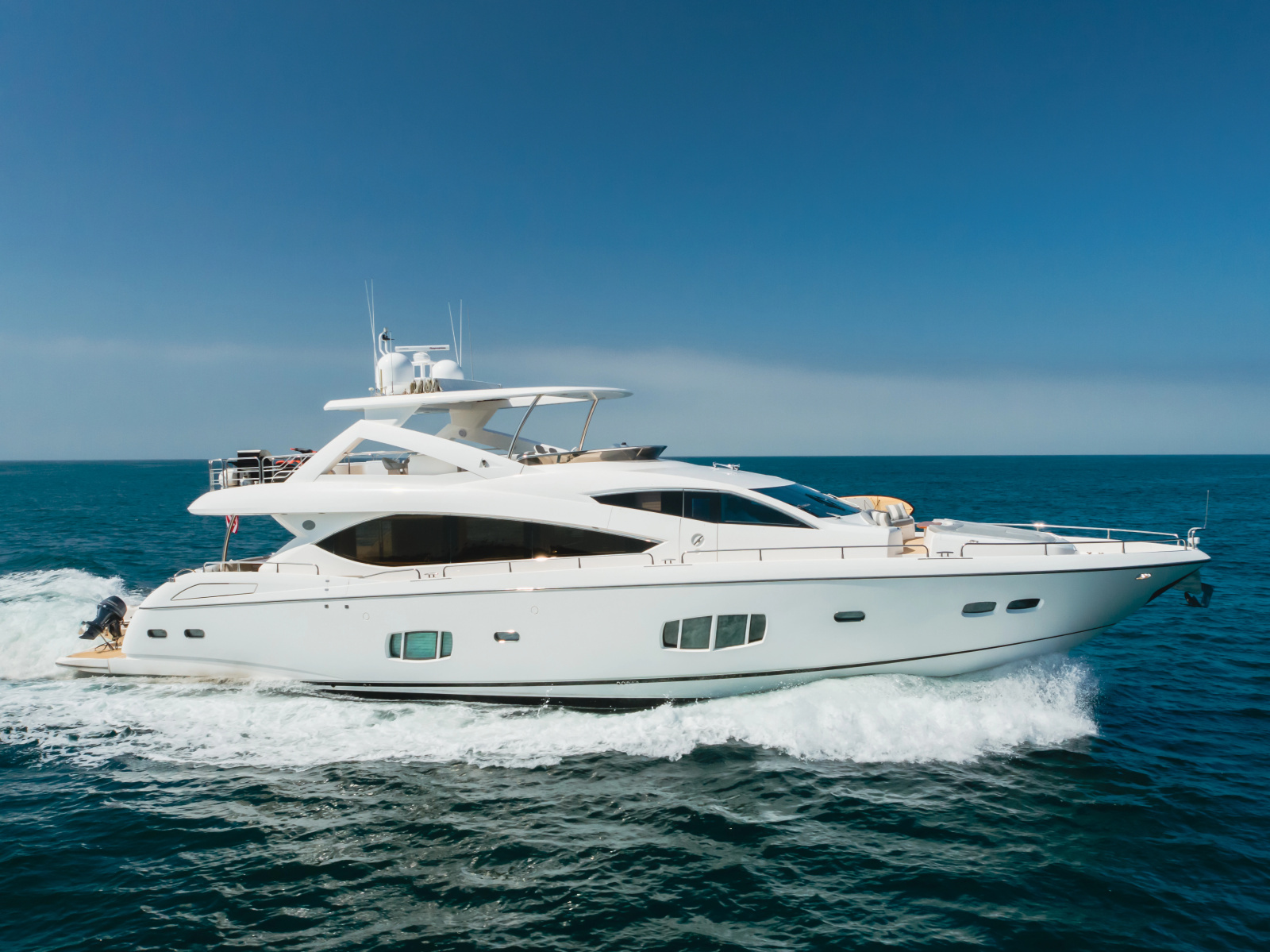 2011 Sunseeker 88 Yacht