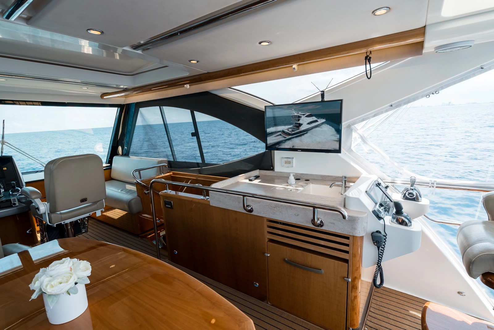 2013 Riviera 53 Enclosed Flybridge
