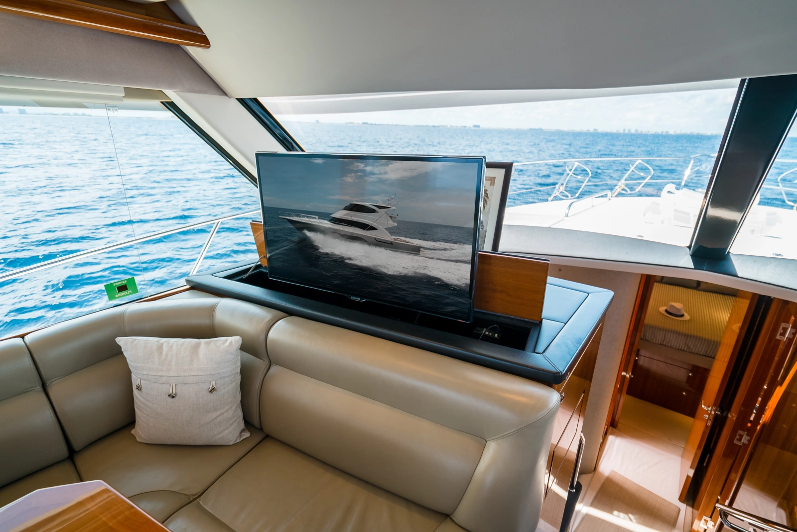 2013 Riviera 53 Enclosed Flybridge