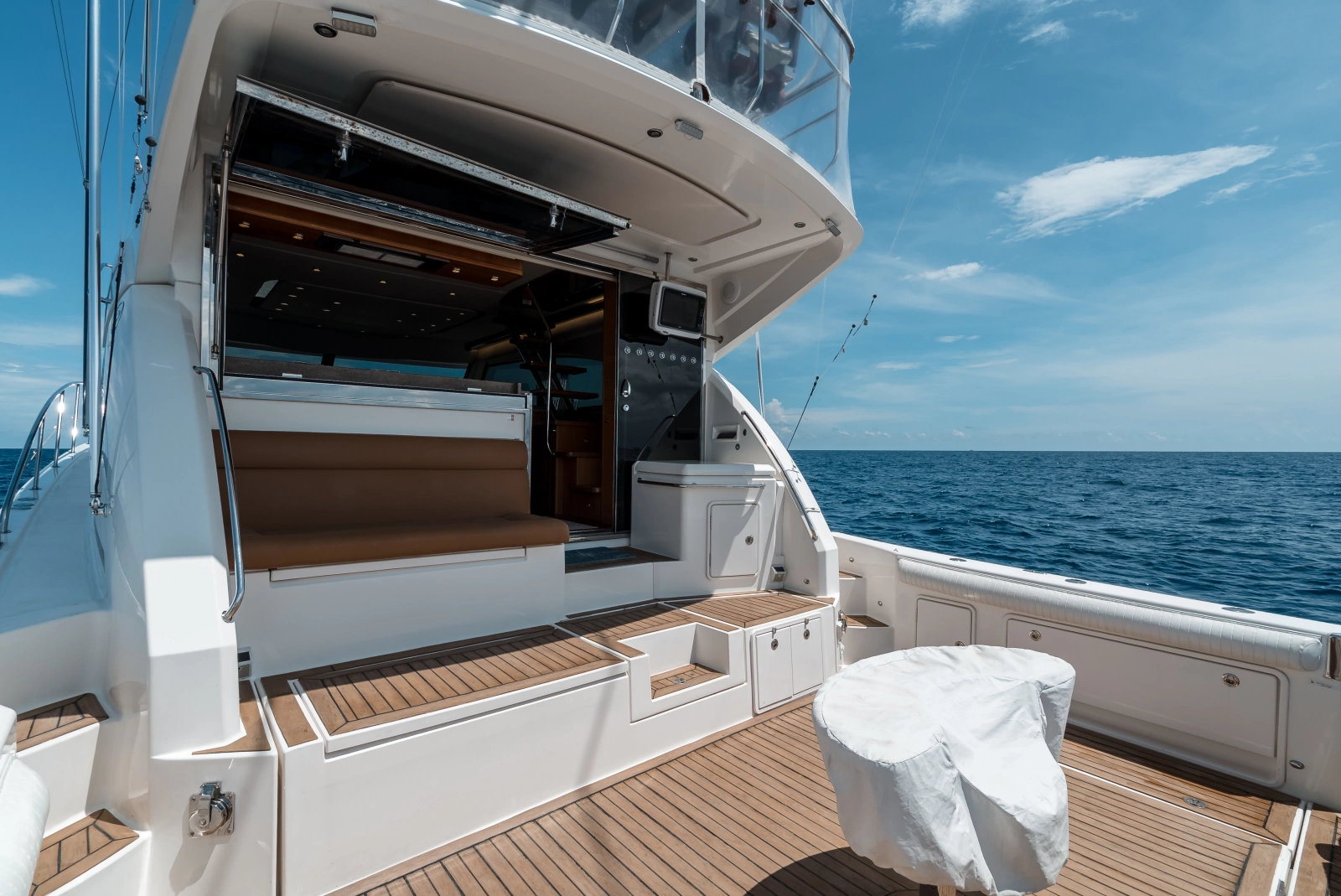 2013 Riviera 53 Enclosed Flybridge