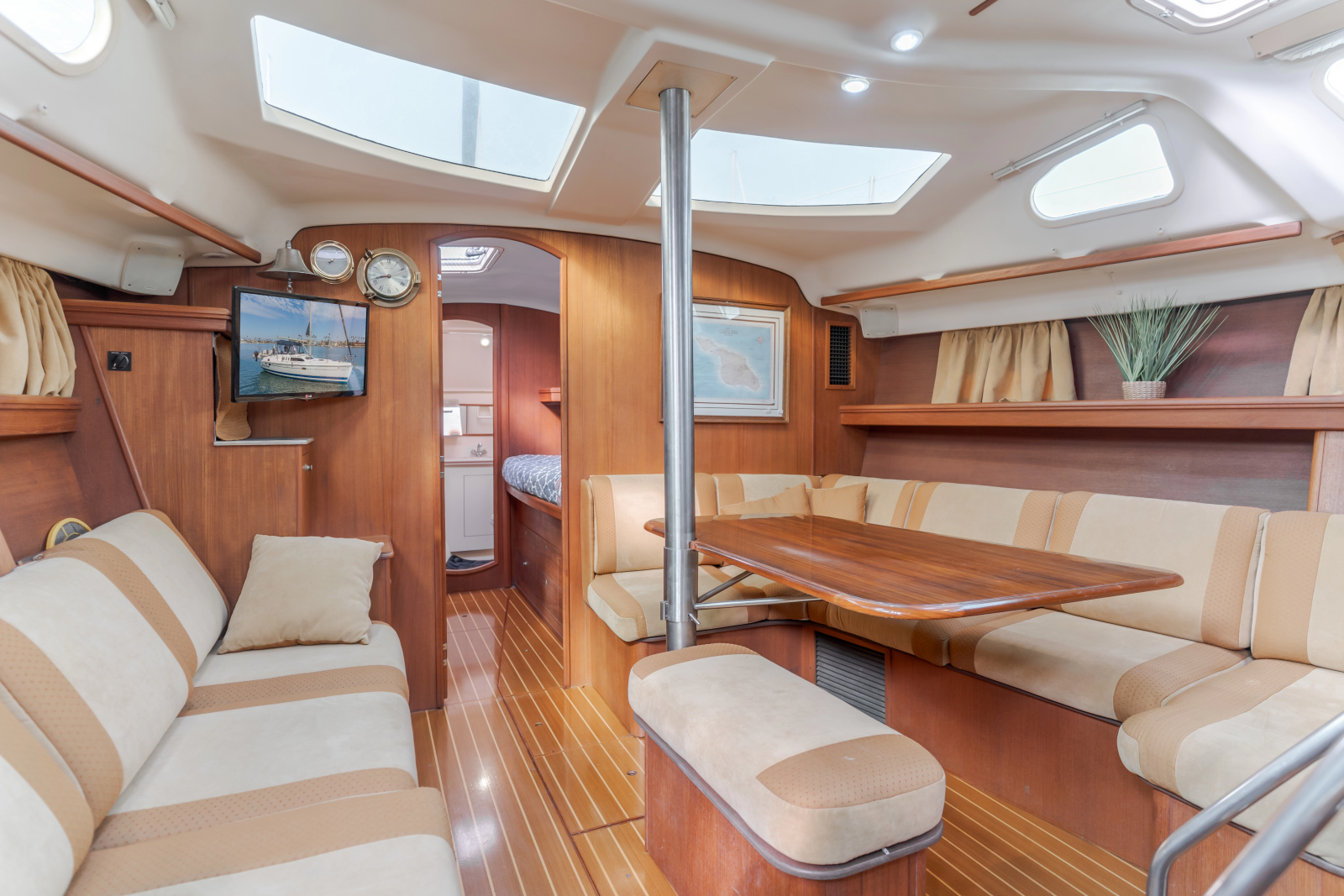 2001 Hunter Passage 456
