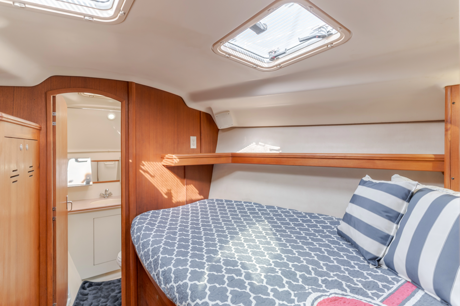 2001 Hunter Passage 456