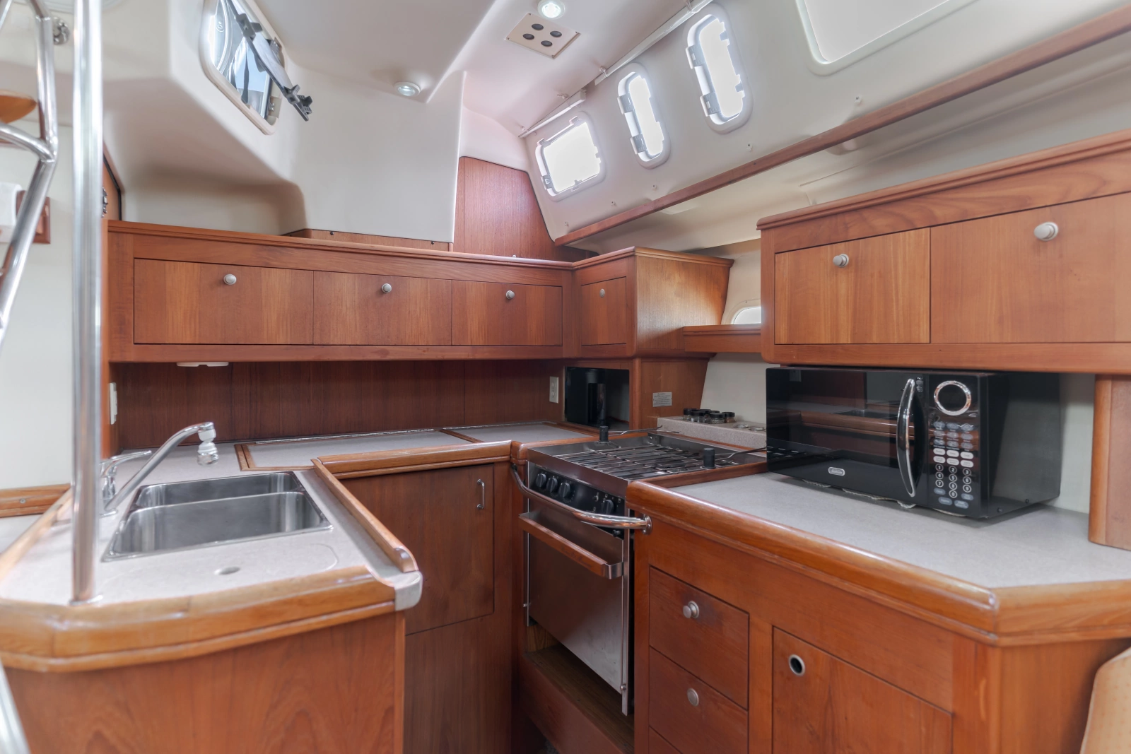 2001 Hunter Passage 456