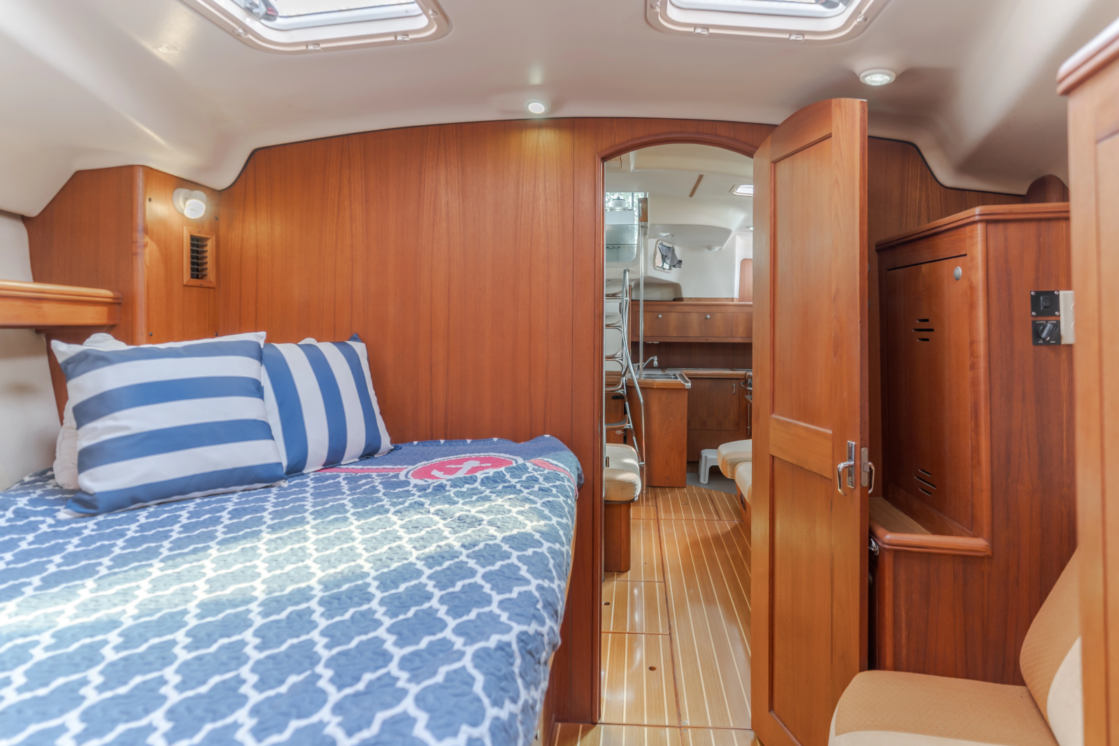 2001 Hunter Passage 456