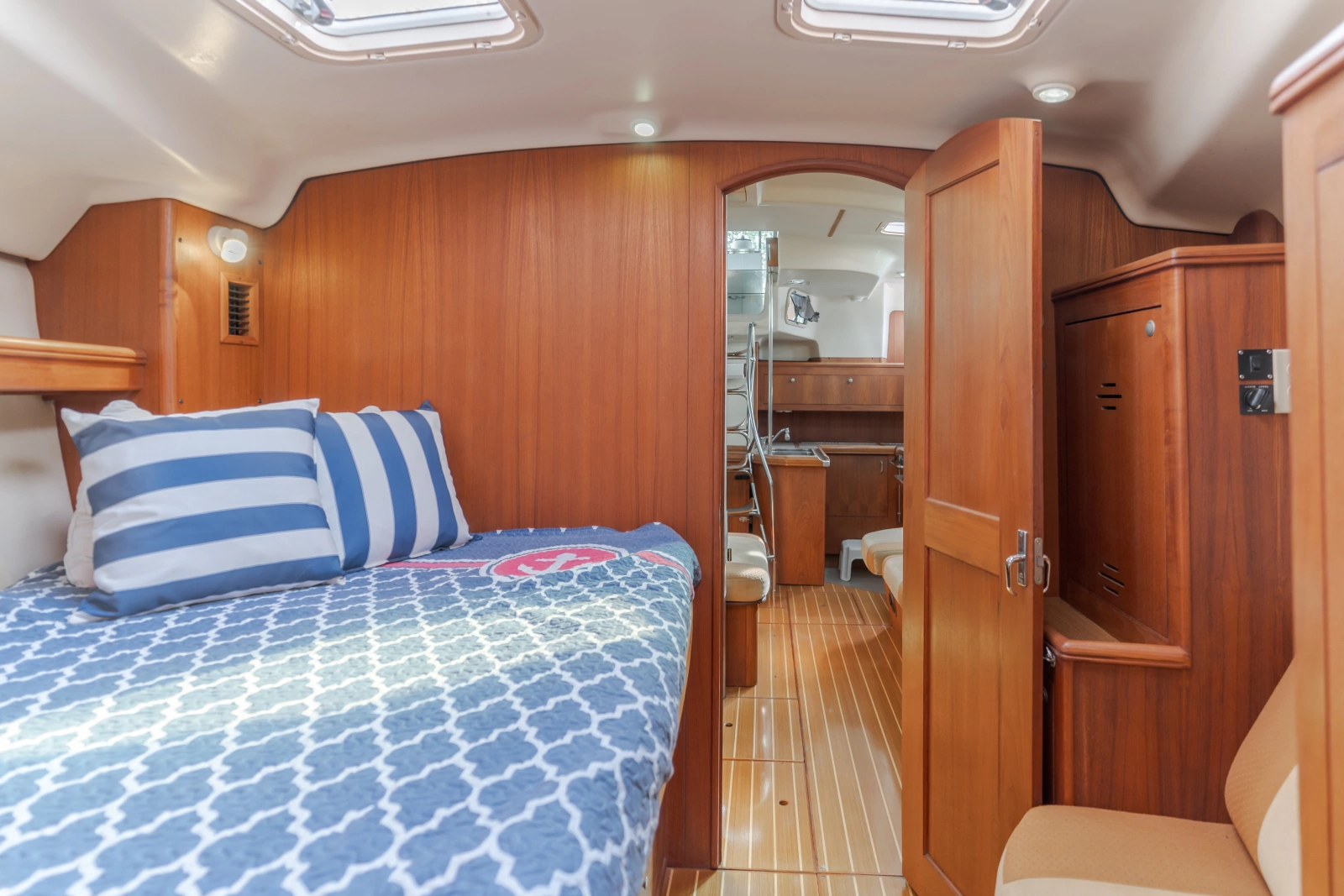 2001 Hunter Passage 456