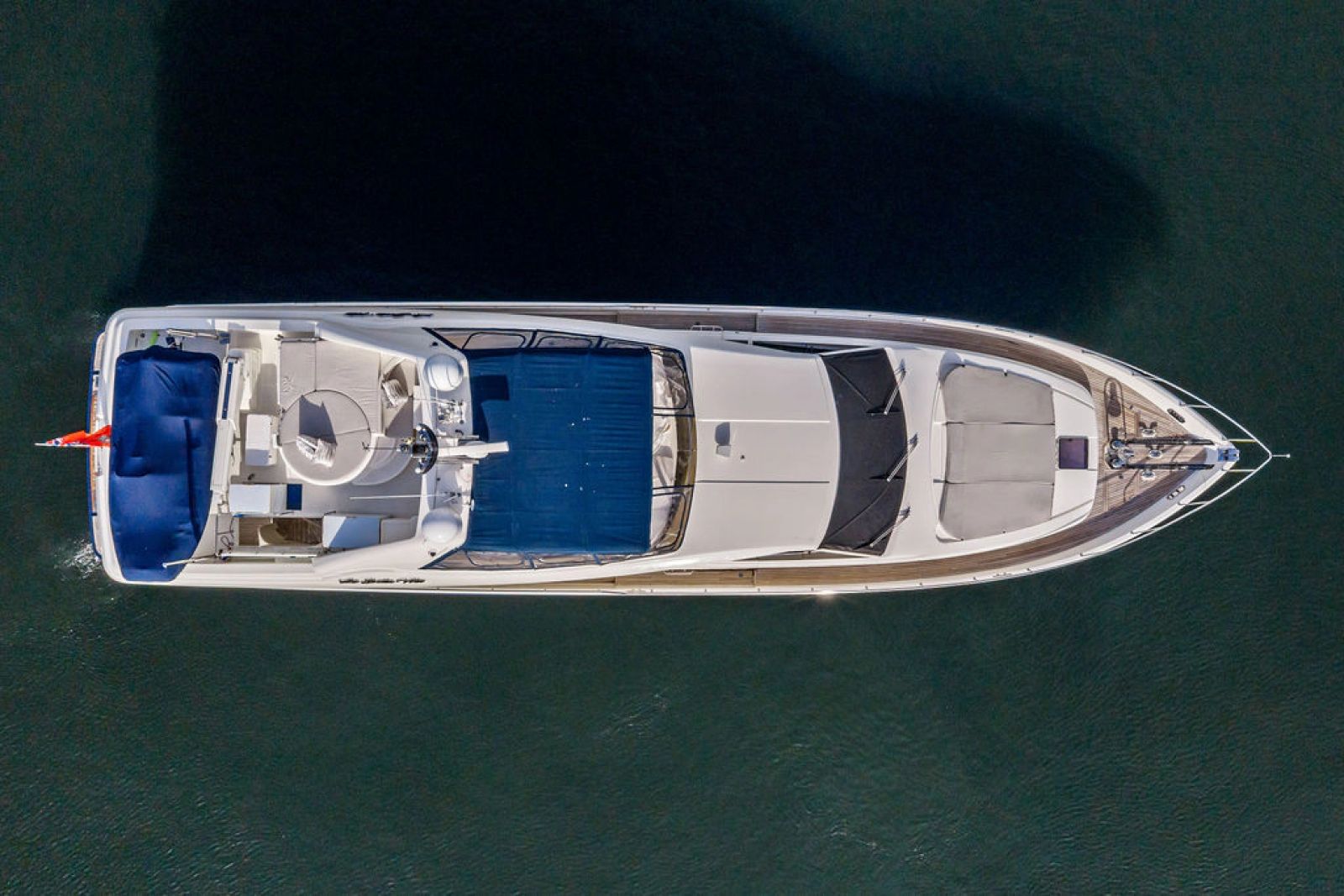 2006 Ferretti Yachts 830