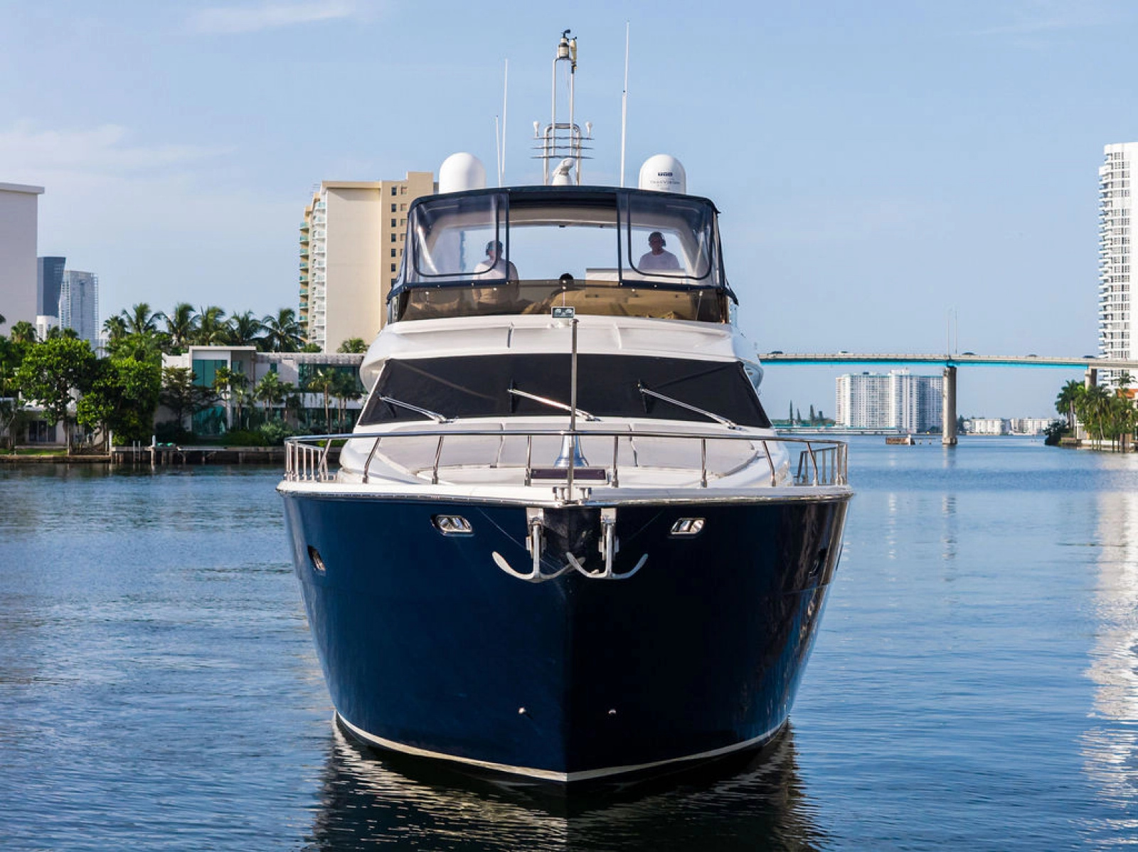 83' 2006 Ferretti Yachts 830