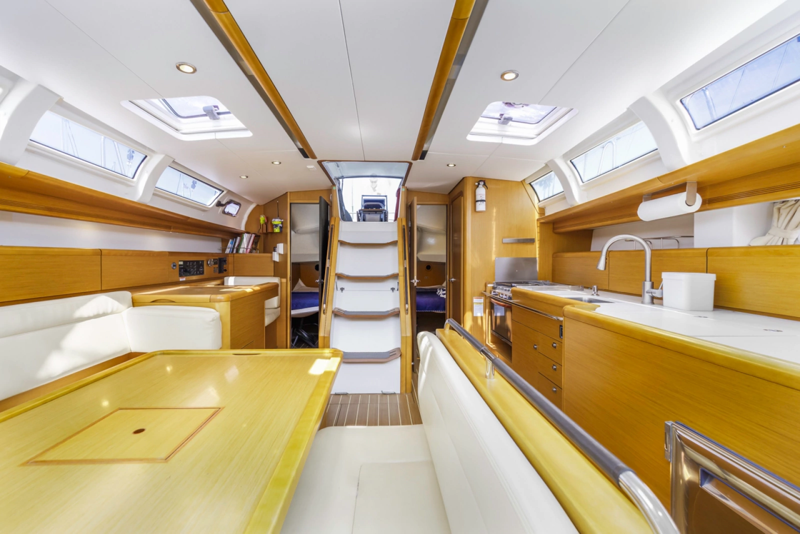 2011 Jeanneau Sun Odyssey 44i