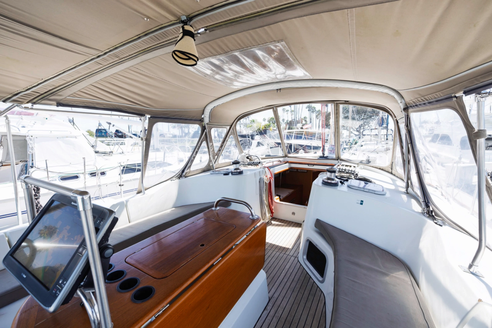 2011 Jeanneau Sun Odyssey 44i