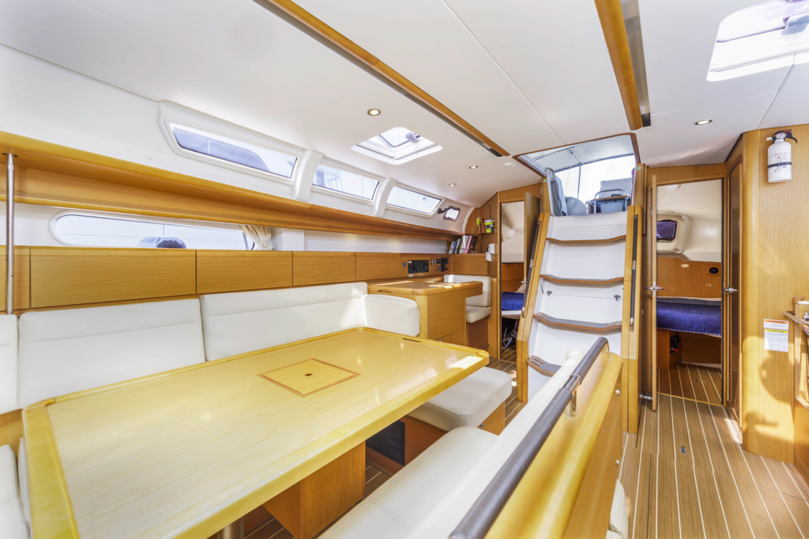 2011 Jeanneau Sun Odyssey 44i