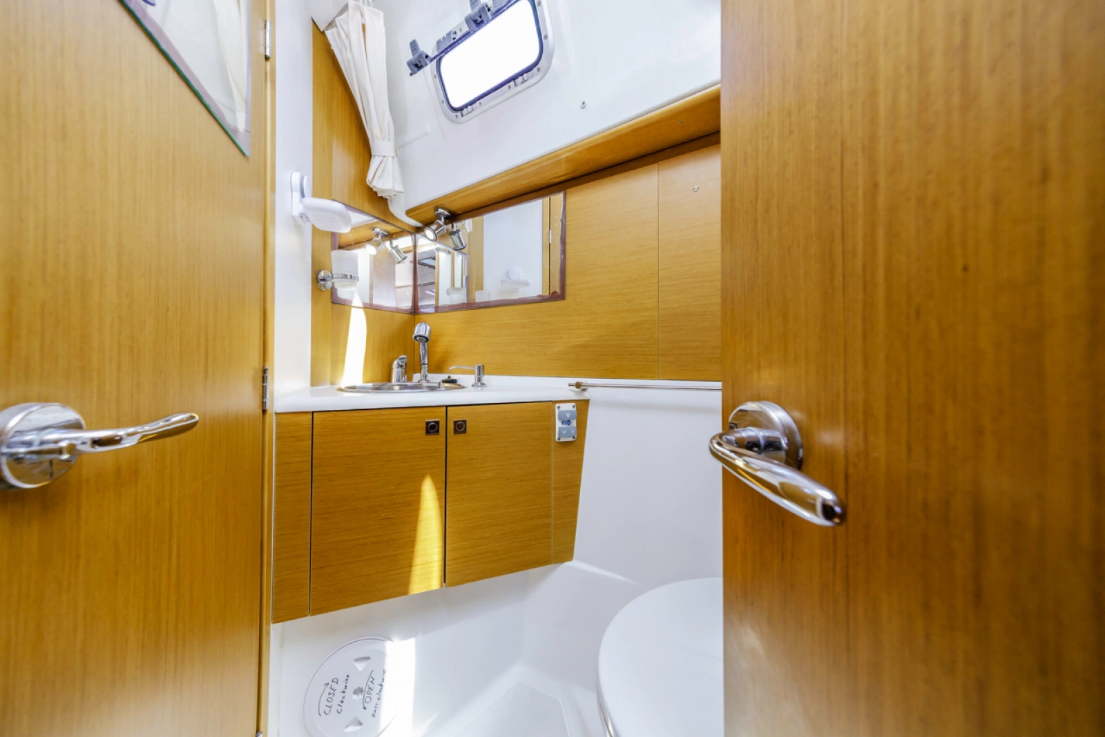 2011 Jeanneau Sun Odyssey 44i