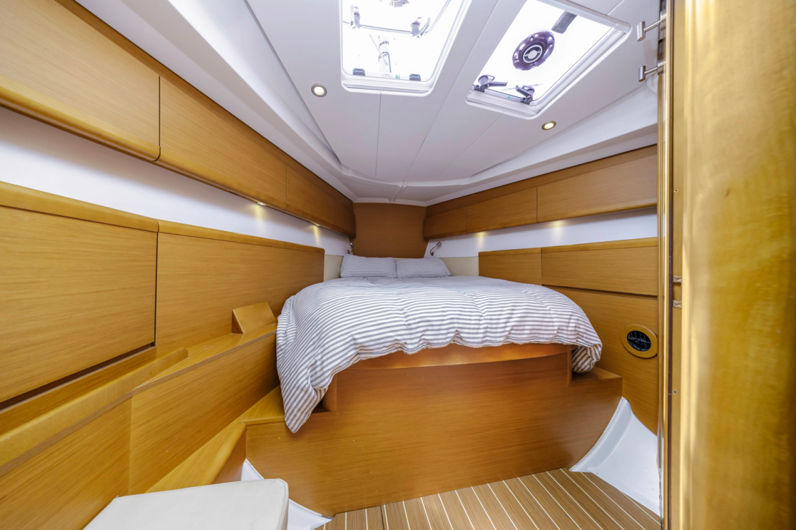 2011 Jeanneau Sun Odyssey 44i