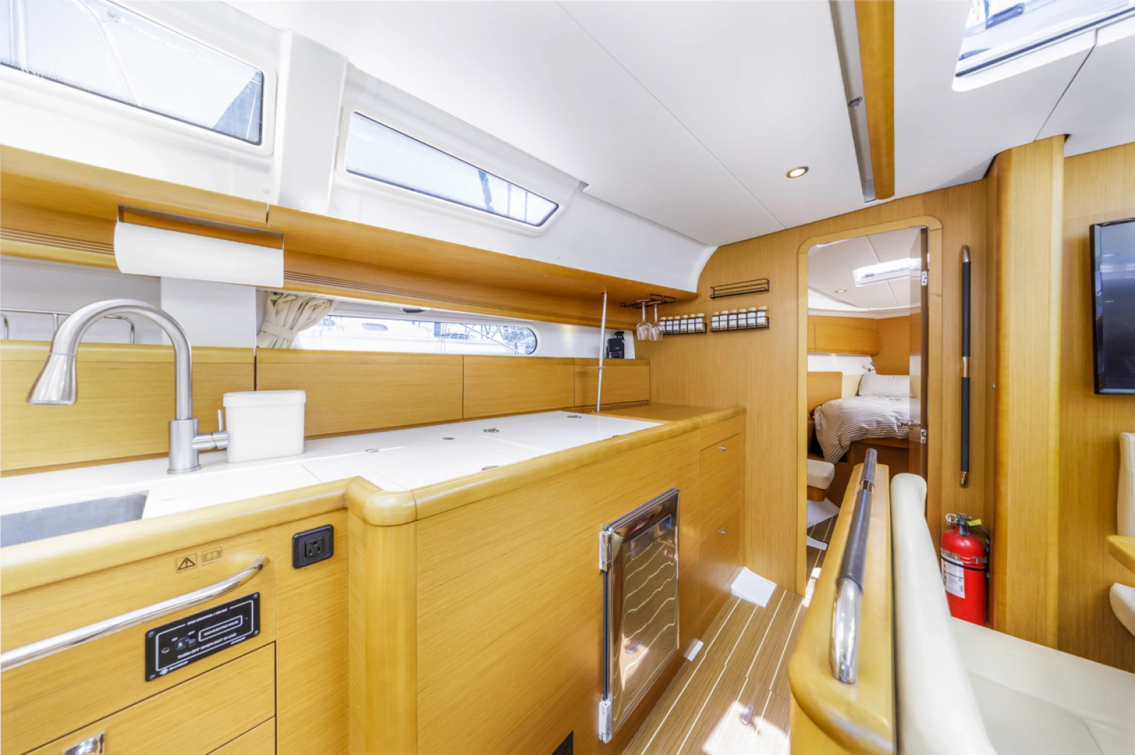 2011 Jeanneau Sun Odyssey 44i