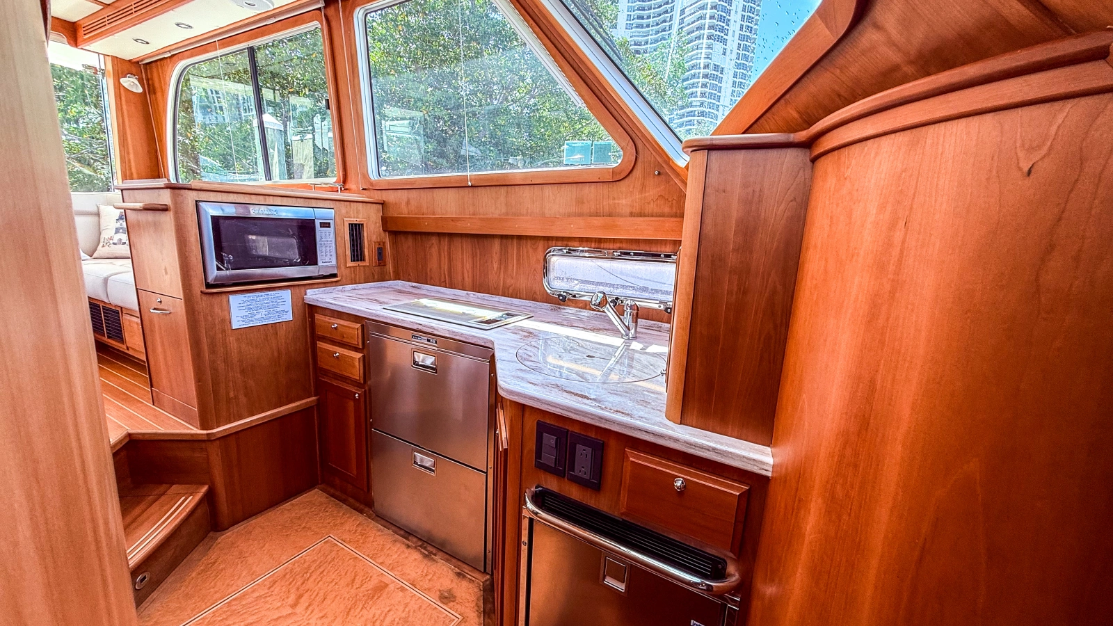 2019 Sabre 42 Salon Express