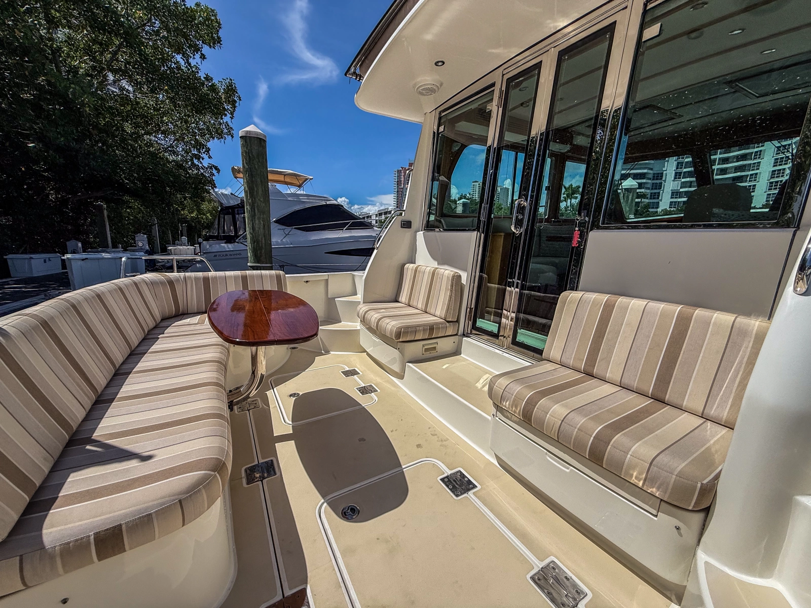 2019 Sabre 42 Salon Express
