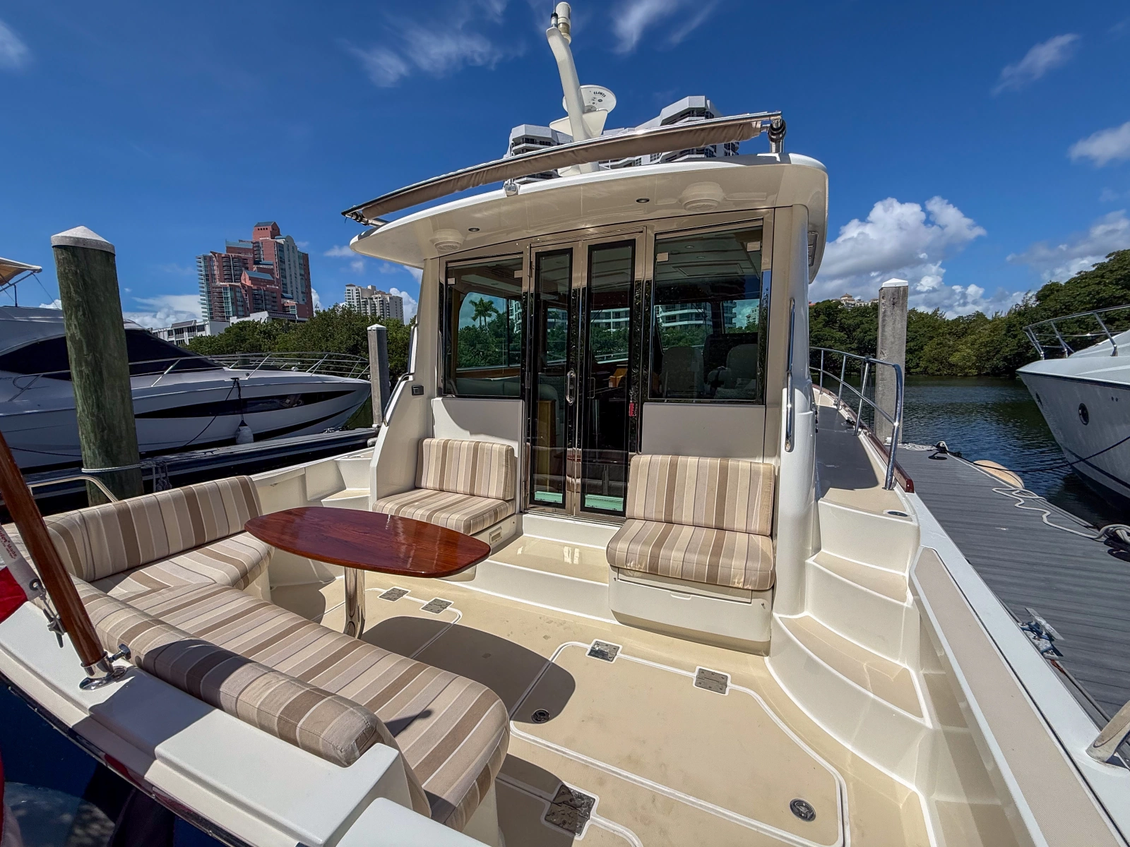 2019 Sabre 42 Salon Express