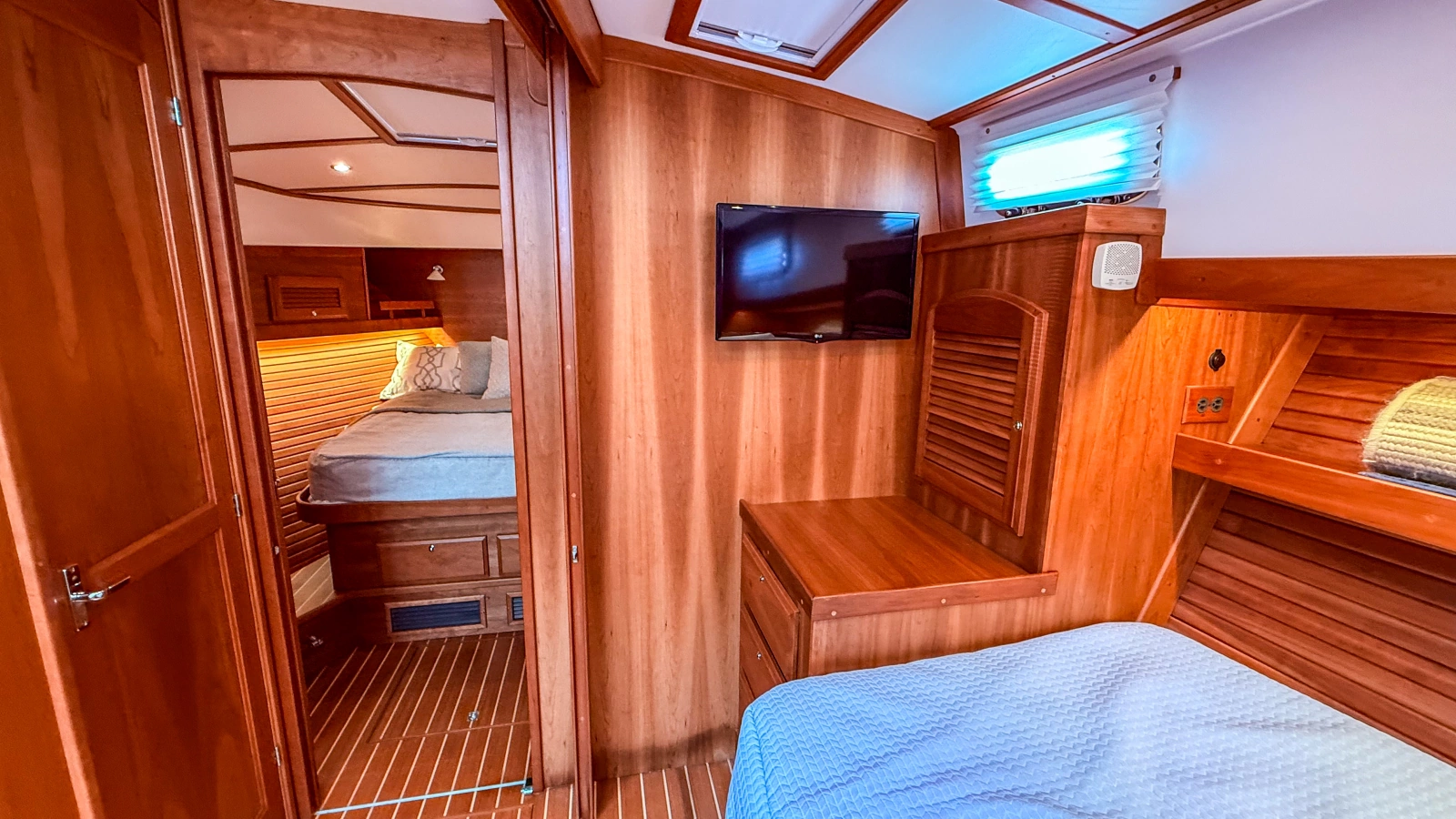2019 Sabre 42 Salon Express