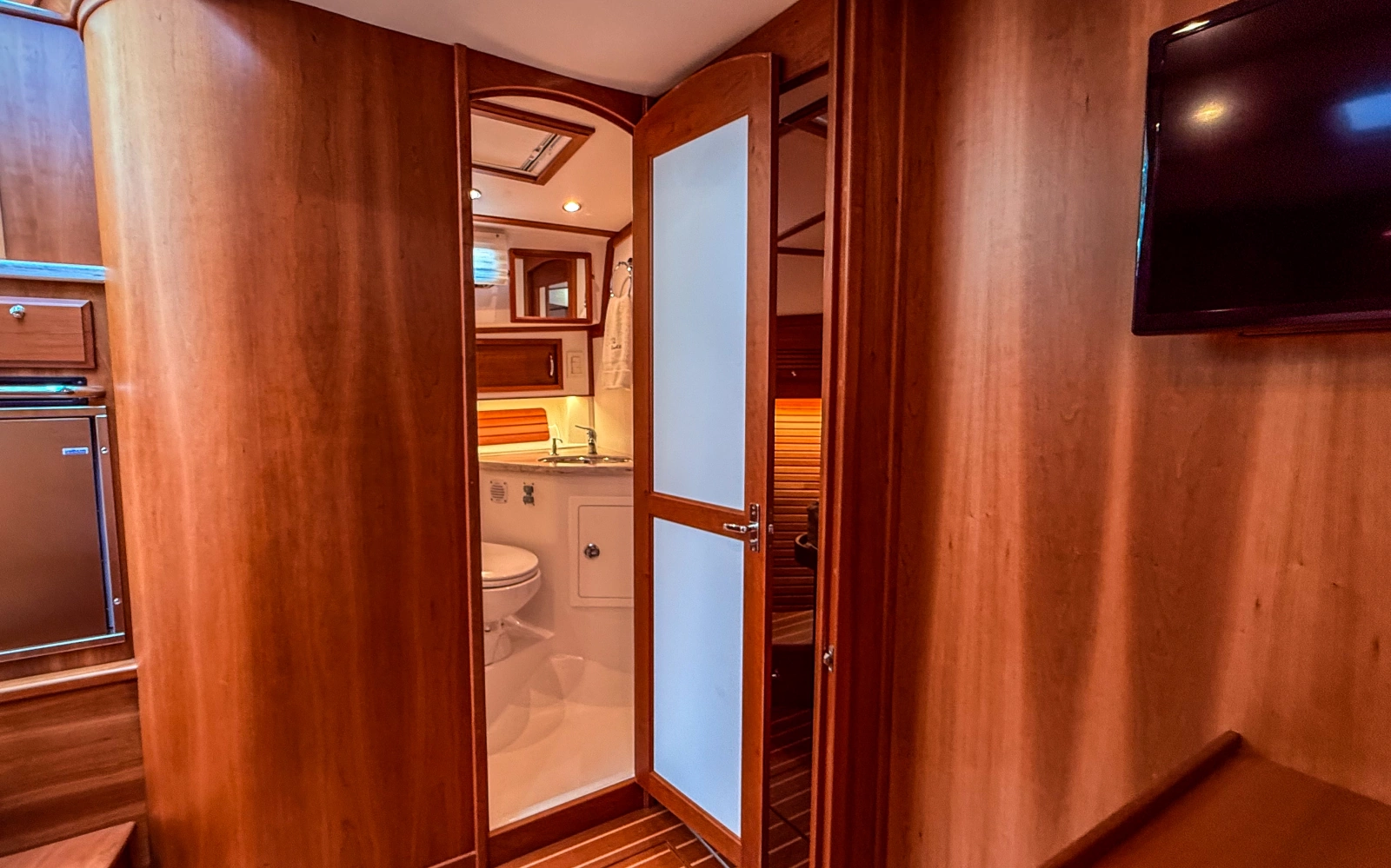 2019 Sabre 42 Salon Express