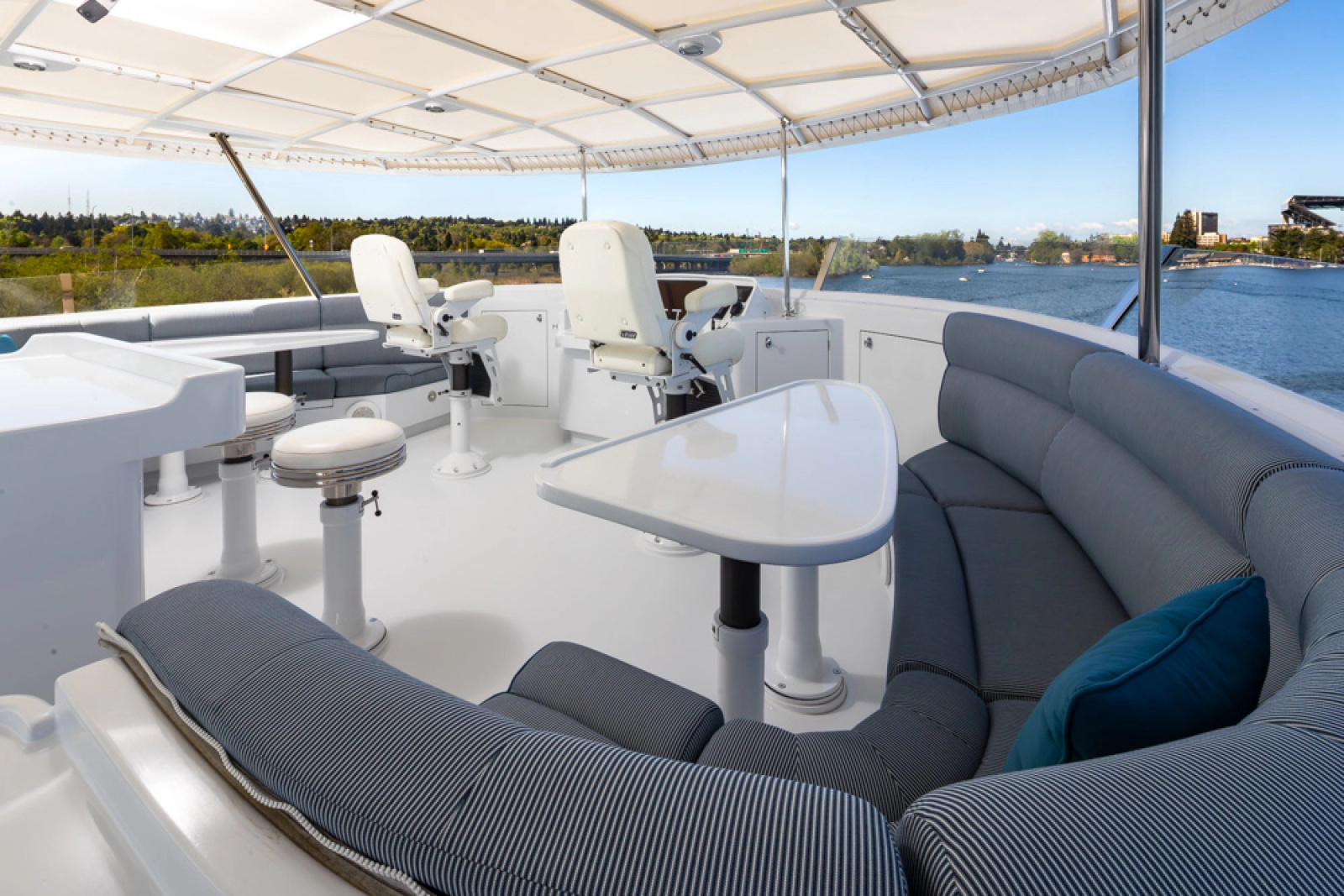1989 Delta Marine Flybridge Motoryacht
