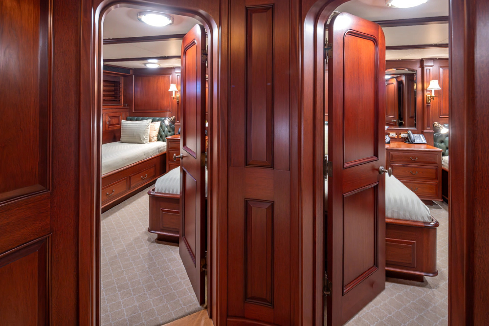 1989 Delta Marine Flybridge Motoryacht