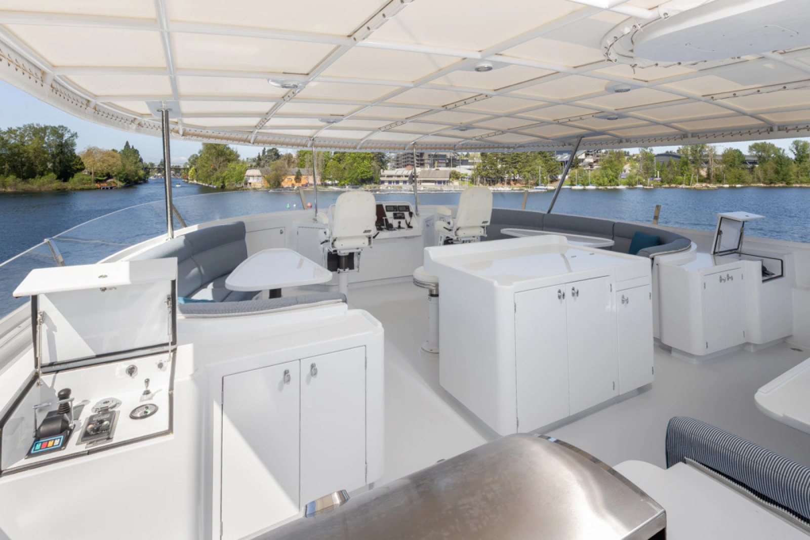 1989 Delta Marine Flybridge Motoryacht