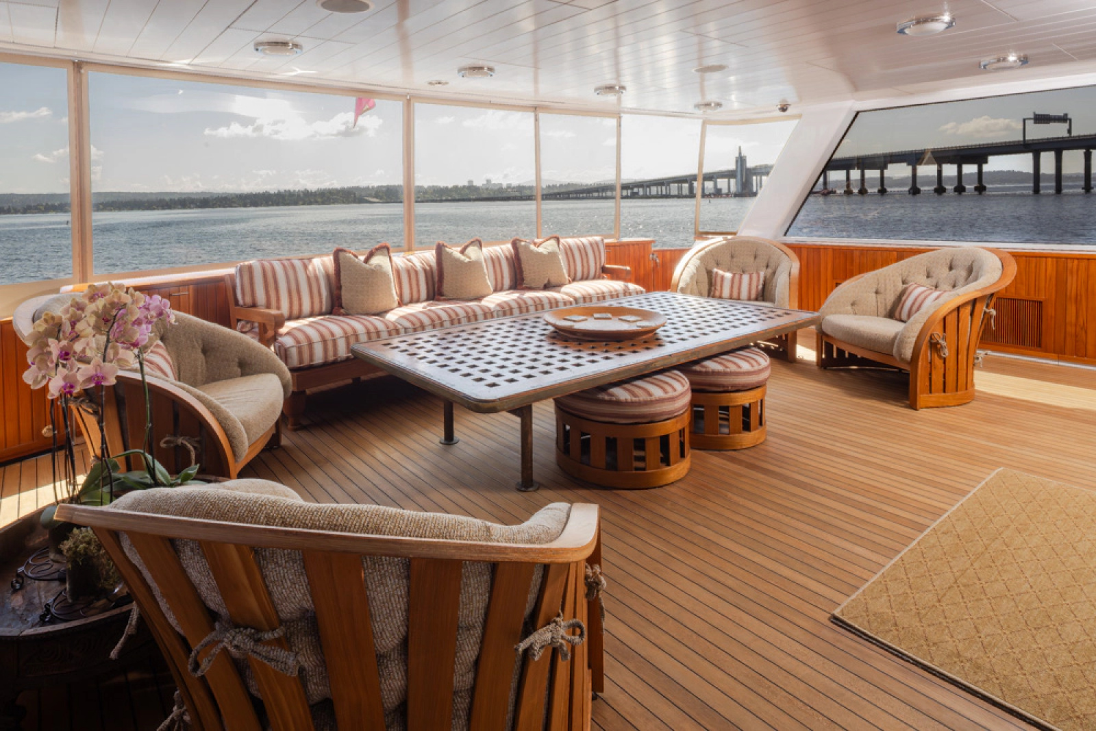 1989 Delta Marine Flybridge Motoryacht