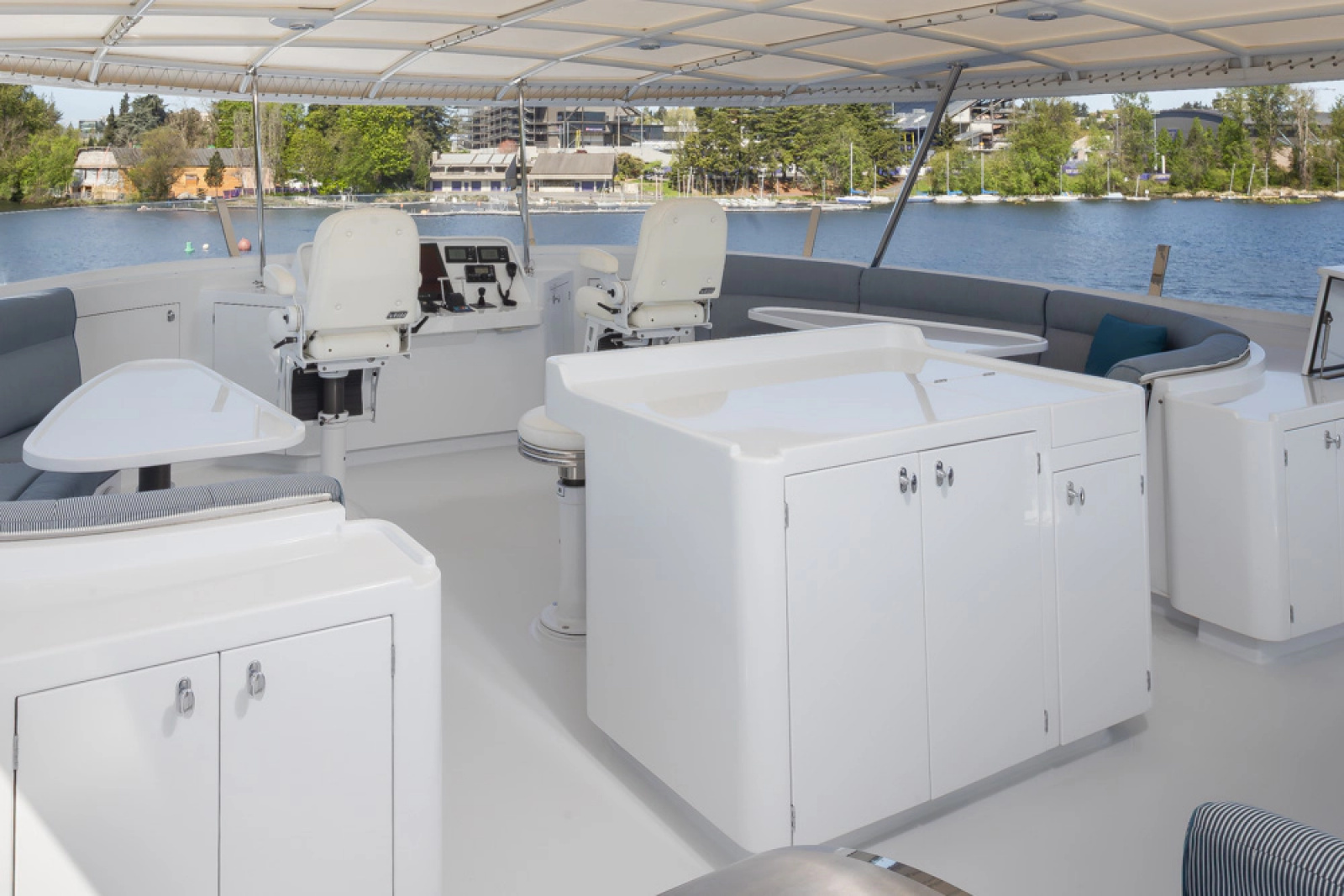 1989 Delta Marine Flybridge Motoryacht