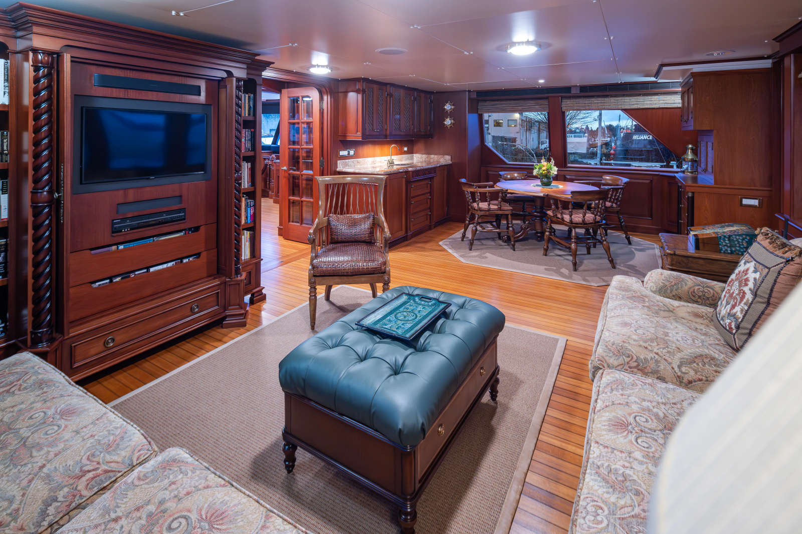 1989 Delta Marine Flybridge Motoryacht